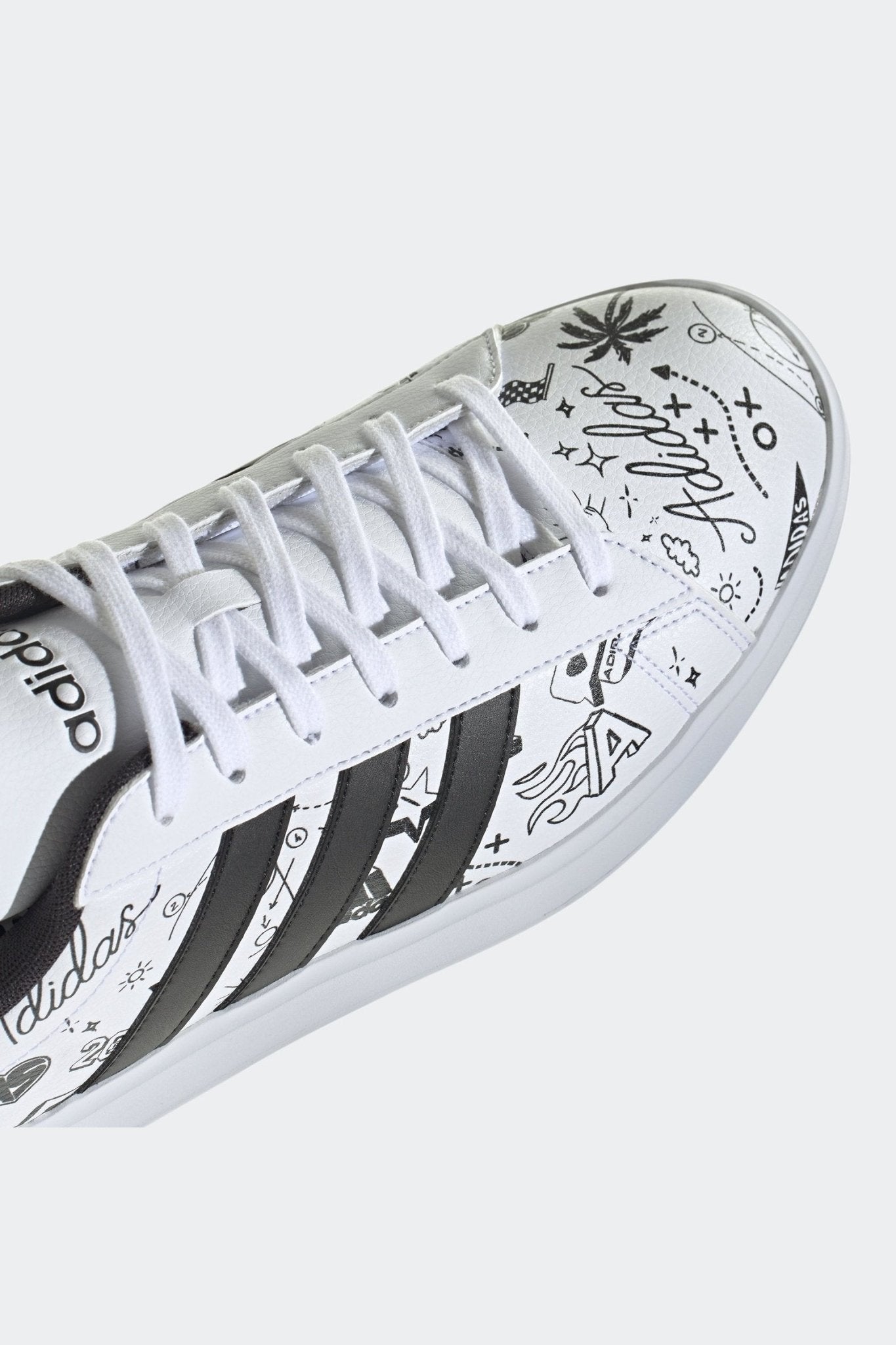 ADIDAS - סניקרס GRAND COURT בצבע לבן ושחור - MASHBIR//365