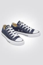 CONVERSE - סניקרס קנבס נמוכות לגברים CHUCK TAYLOR ALL STAR בצבע נייבי - MASHBIR//365