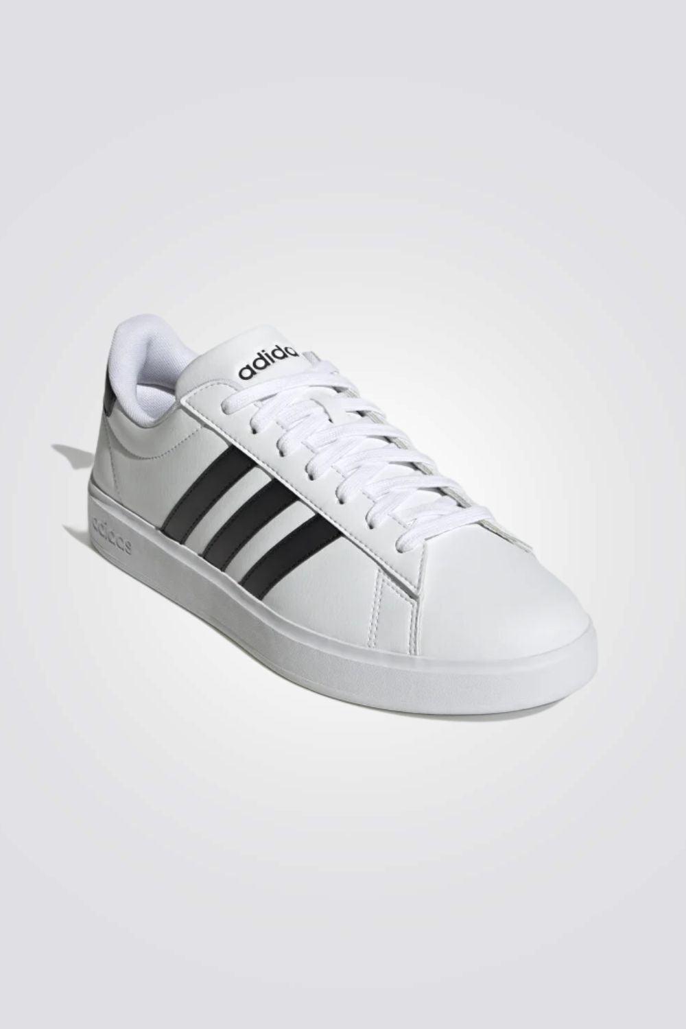 ADIDAS - סניקרס לגבר GRAND COURT 2.0 בצבע לבן - MASHBIR//365