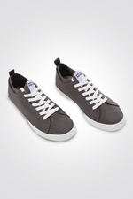 KENNETH COLE - סניקרס לגבר KAM RUNS בצבע אפור - MASHBIR//365