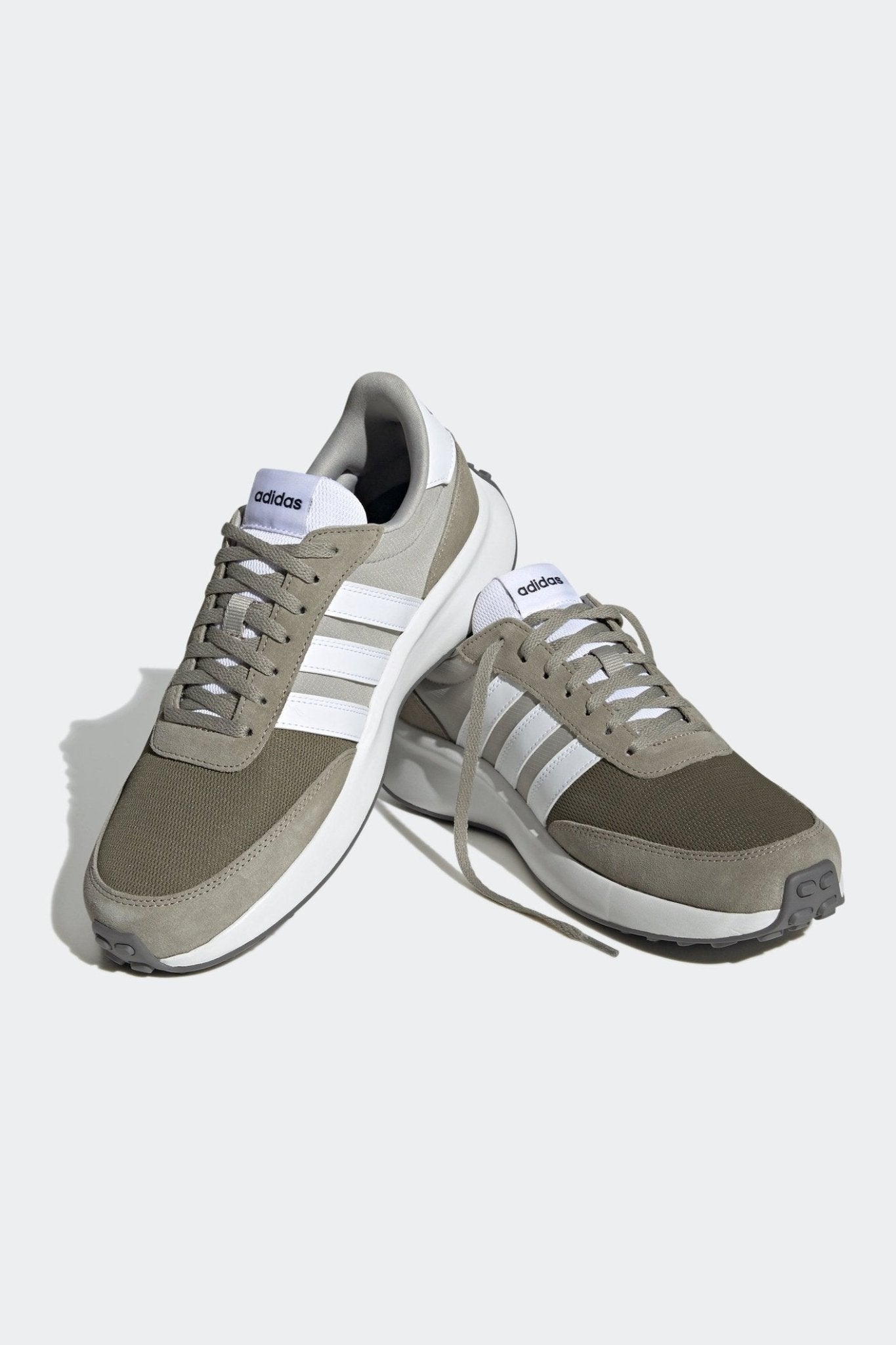 ADIDAS - סניקרס לגבר RUN 70s בצבע אופוויט - MASHBIR//365