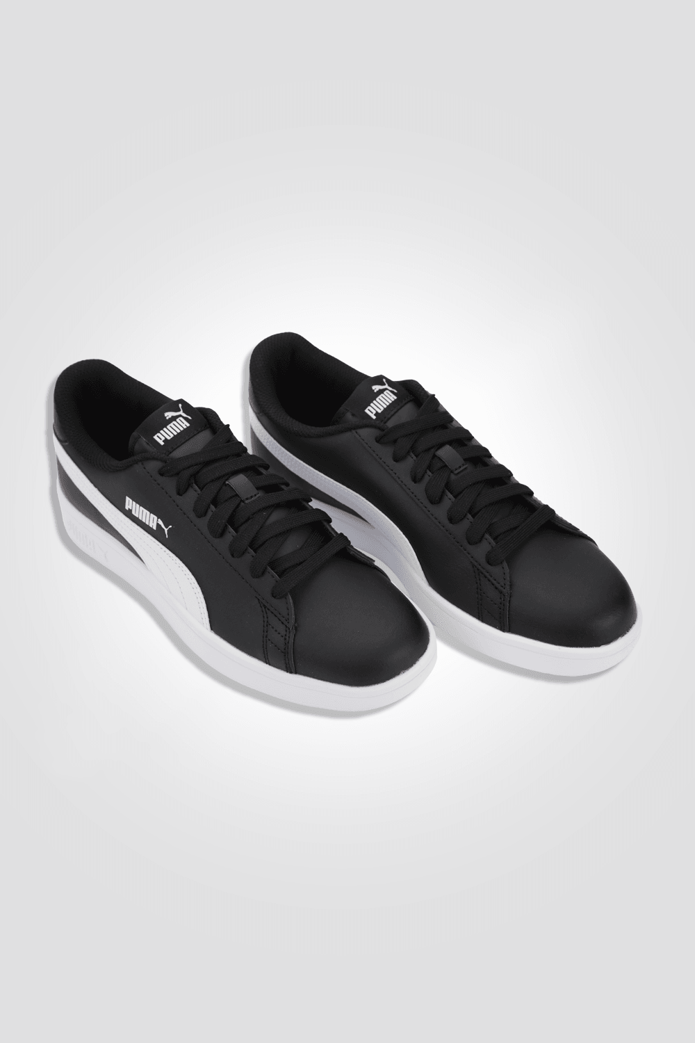 PUMA - סניקרס לגבר Smash v2 L בצבע שחור ולבן - MASHBIR//365