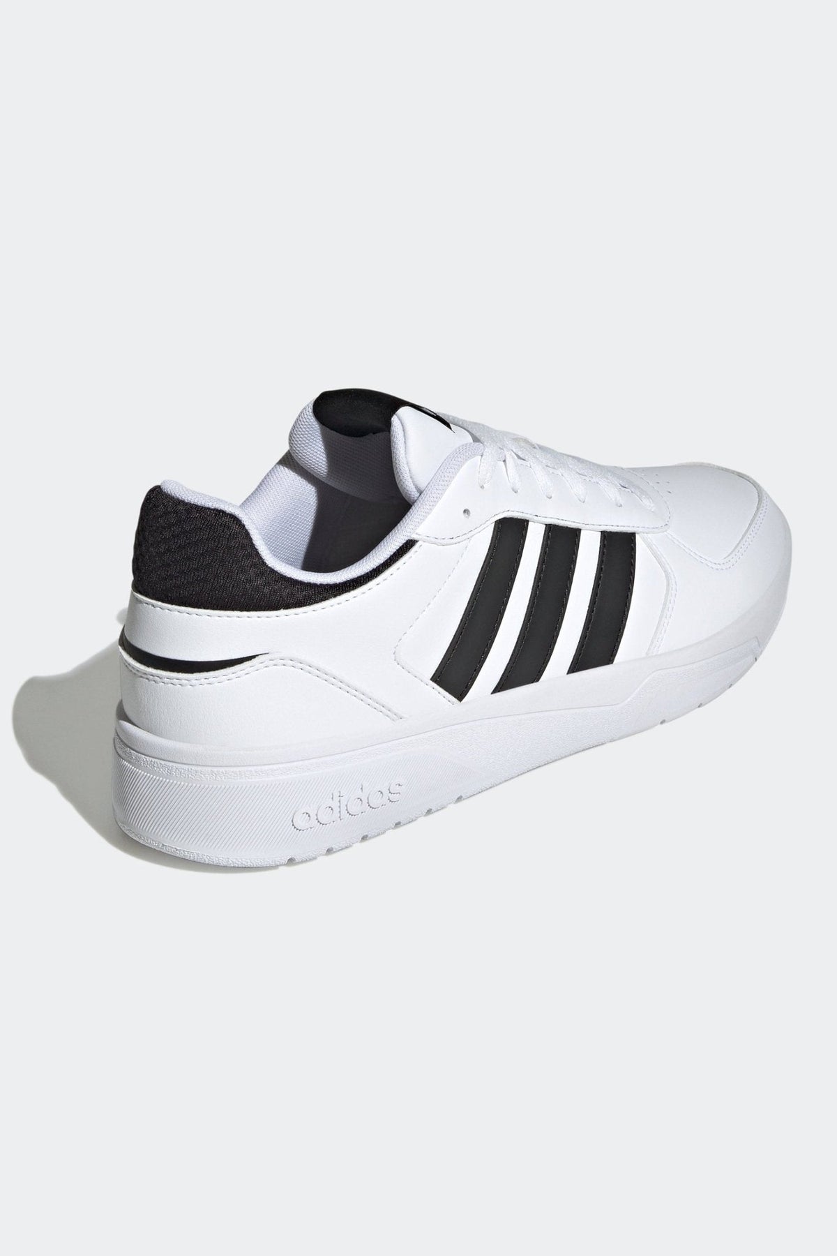 ADIDAS - סניקרס לגברים COURTBEAT בצבע לבן - MASHBIR//365