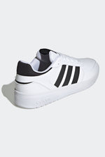 ADIDAS - סניקרס לגברים COURTBEAT בצבע לבן - MASHBIR//365