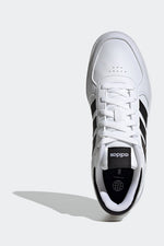ADIDAS - סניקרס לגברים COURTBEAT בצבע לבן - MASHBIR//365