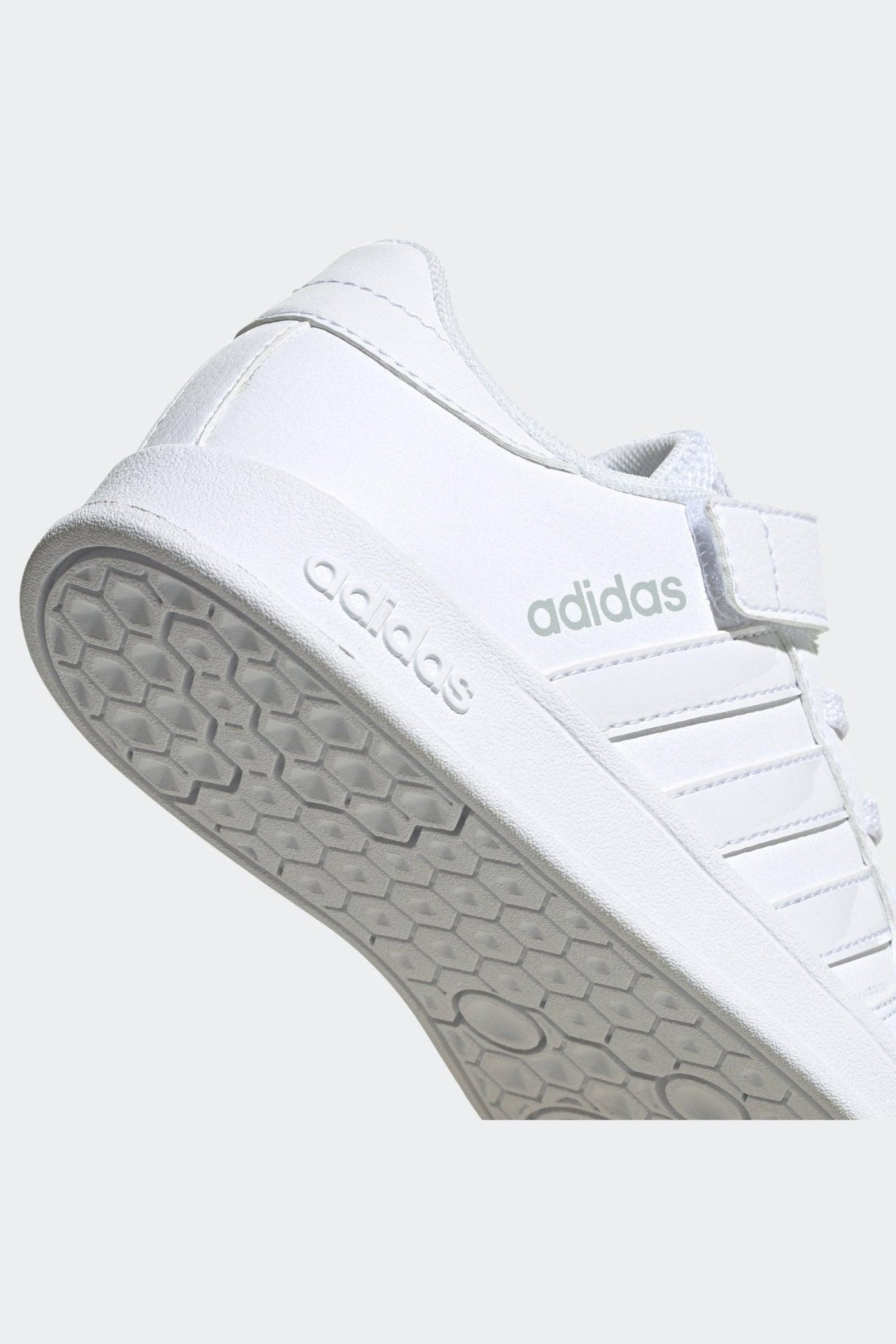 ADIDAS - סניקרס לילדים BREAKNET בצבע לבן - MASHBIR//365