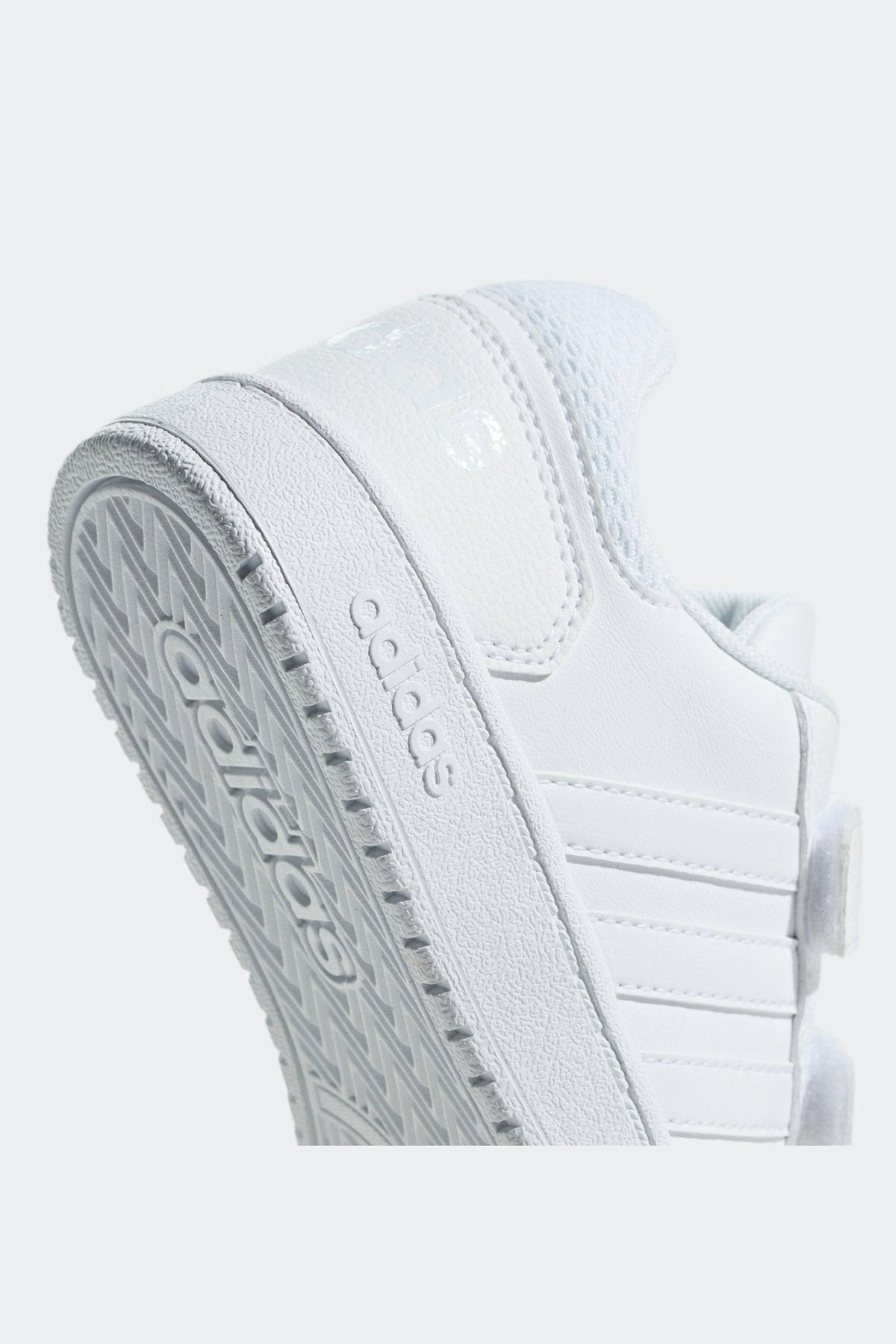 ADIDAS - סניקרס לילדים HOOPS 2.0 בצבע לבן - MASHBIR//365