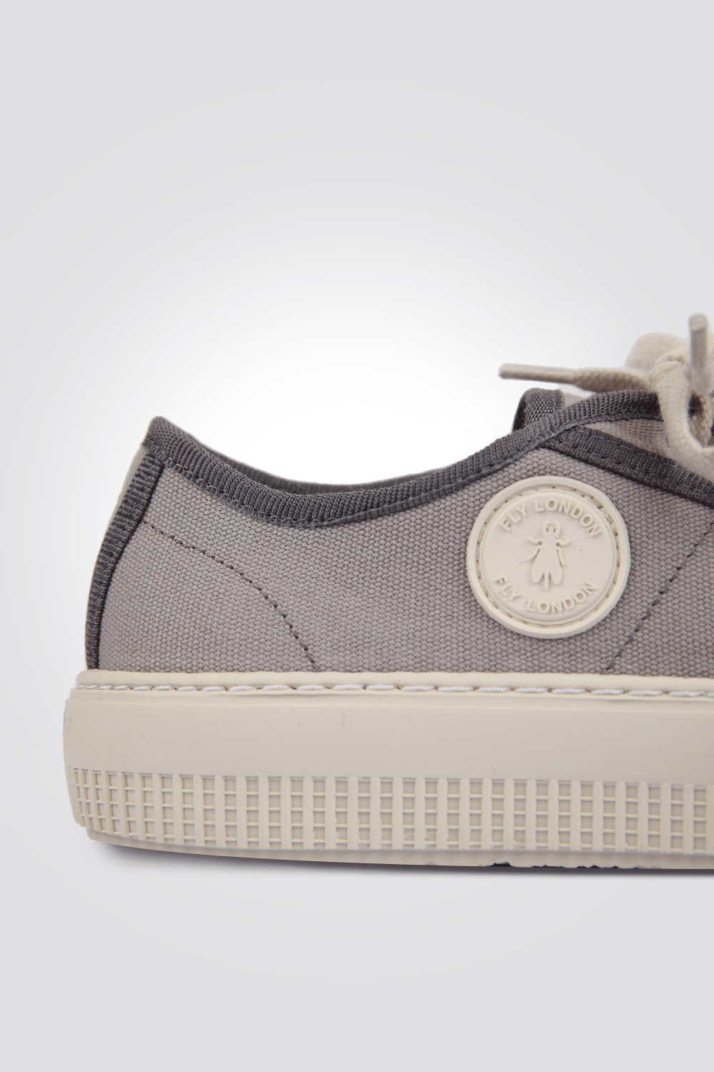 FLY LONDON - סניקרס לנשים בצבע אפור - MASHBIR//365