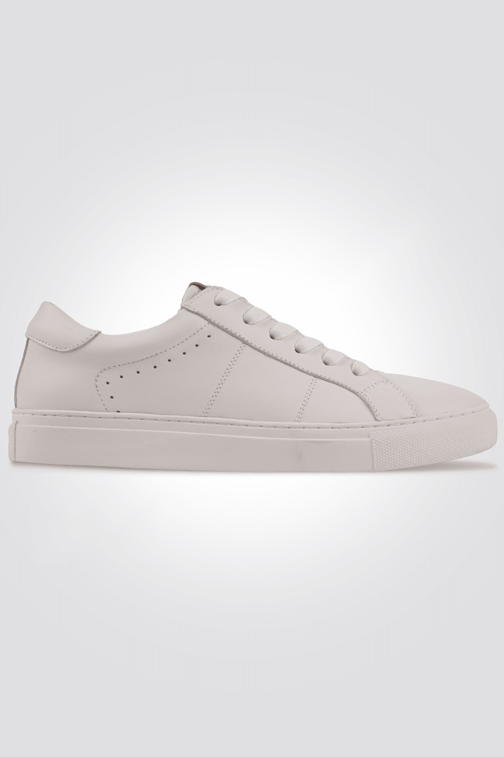 KENNETH COLE - סניקרס לנשים בצבע לבן - MASHBIR//365