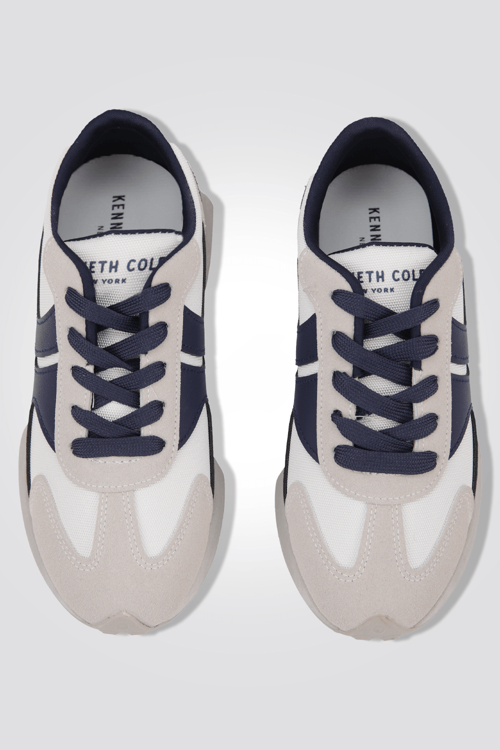 KENNETH COLE - סניקרס לנשים בצבע כחול ולבן - MASHBIR//365