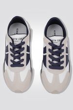 KENNETH COLE - סניקרס לנשים בצבע כחול ולבן - MASHBIR//365