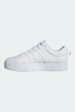 ADIDAS - סניקרס לנשים BRAVADA 2.0 PLATFORM בצבע לבן - MASHBIR//365