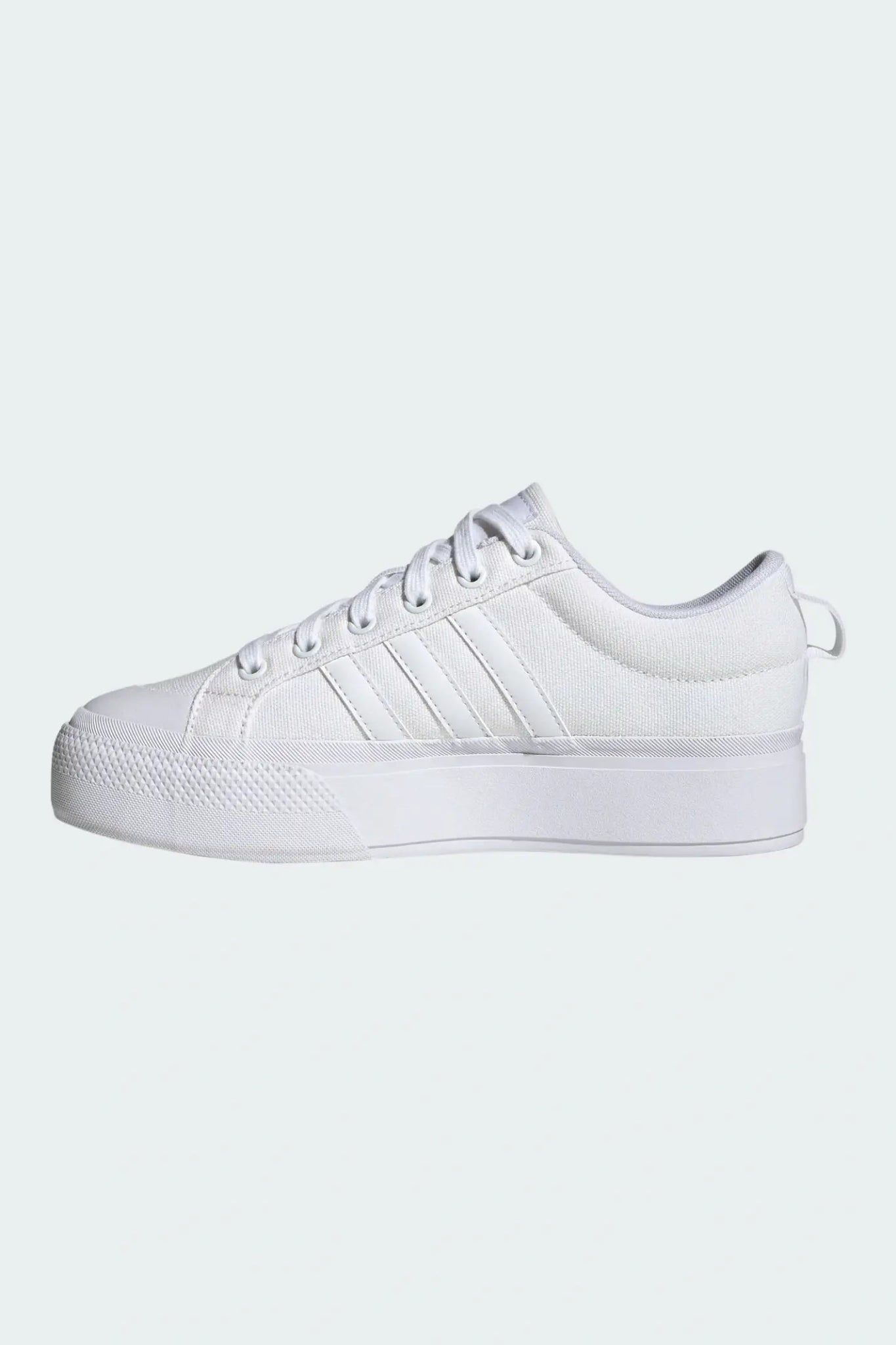 ADIDAS - סניקרס לנשים BRAVADA 2.0 PLATFORM בצבע לבן - MASHBIR//365