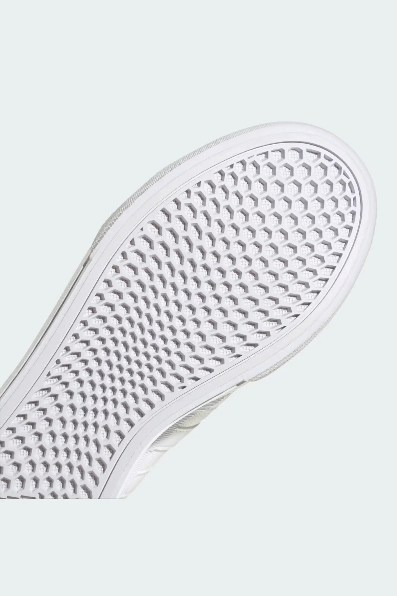 ADIDAS - סניקרס לנשים BRAVADA 2.0 PLATFORM בצבע לבן - MASHBIR//365