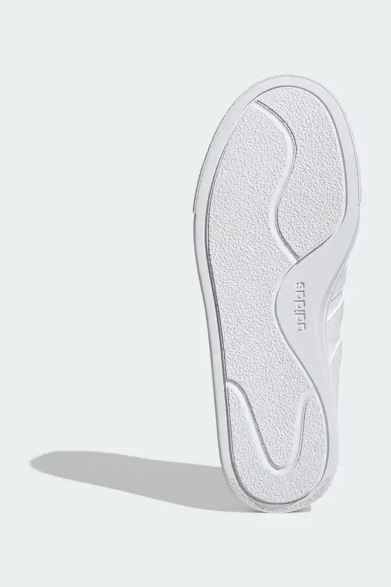 ADIDAS - סניקרס לנשים COURT PLATFORM בצבע לבן - MASHBIR//365