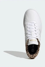 ADIDAS - סניקרס לנשים COURT PLATFORM בצבע לבן - MASHBIR//365