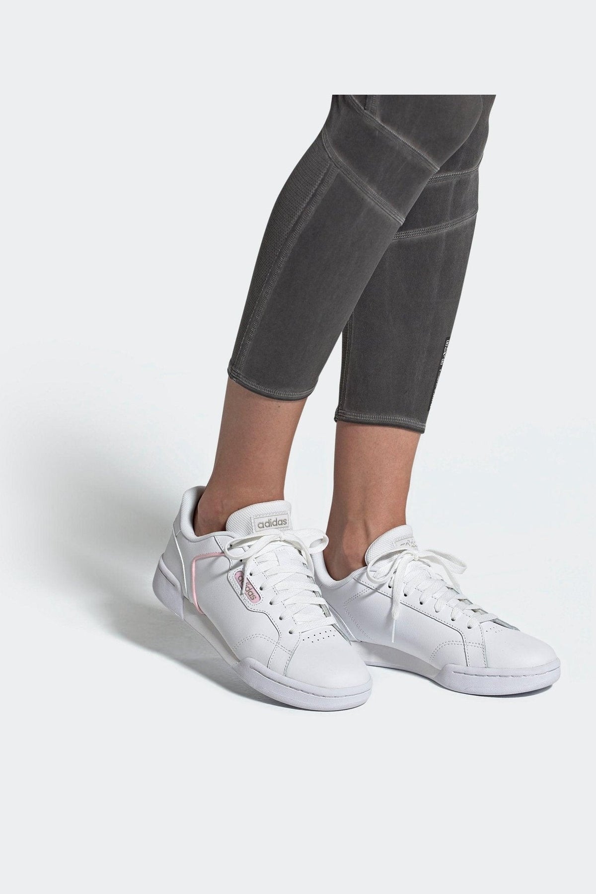 ADIDAS - סניקרס לנשים ROGUERA בצבע לבן - MASHBIR//365