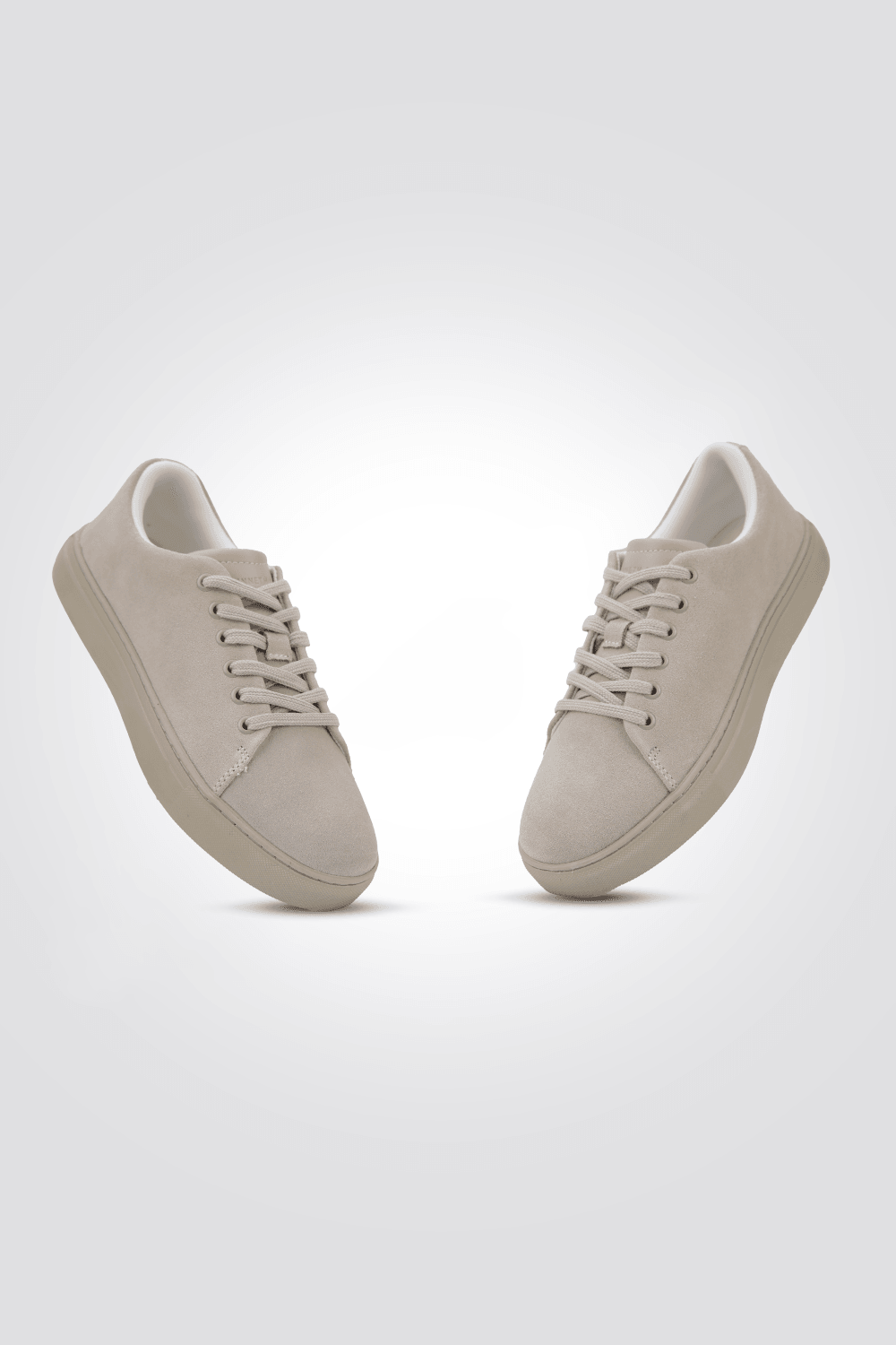 KENNETH COLE - סניקרס לנשים SUEDE בצבע אפור בז' - MASHBIR//365