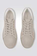 KENNETH COLE - סניקרס לנשים SUEDE בצבע אפור בז' - MASHBIR//365