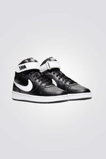 NIKE - סניקרס לנוער Court Borough Mid 2 בצבע שחור ולבן - MASHBIR//365
