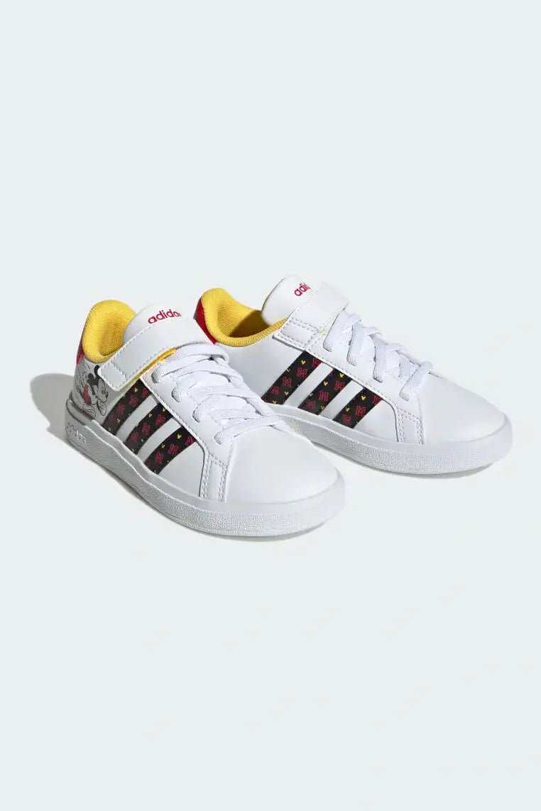 ADIDAS - סניקרס לנוער GRAND COURT MICKEY EL K בצבע לבן - MASHBIR//365