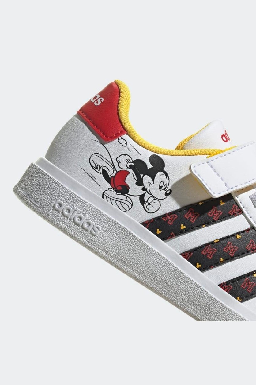 ADIDAS - סניקרס לנוער GRAND COURT MICKEY EL K בצבע לבן - MASHBIR//365
