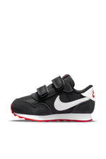 NIKE - סניקרס לתינוקות MD Valiant בצבע שחור ואדום - MASHBIR//365