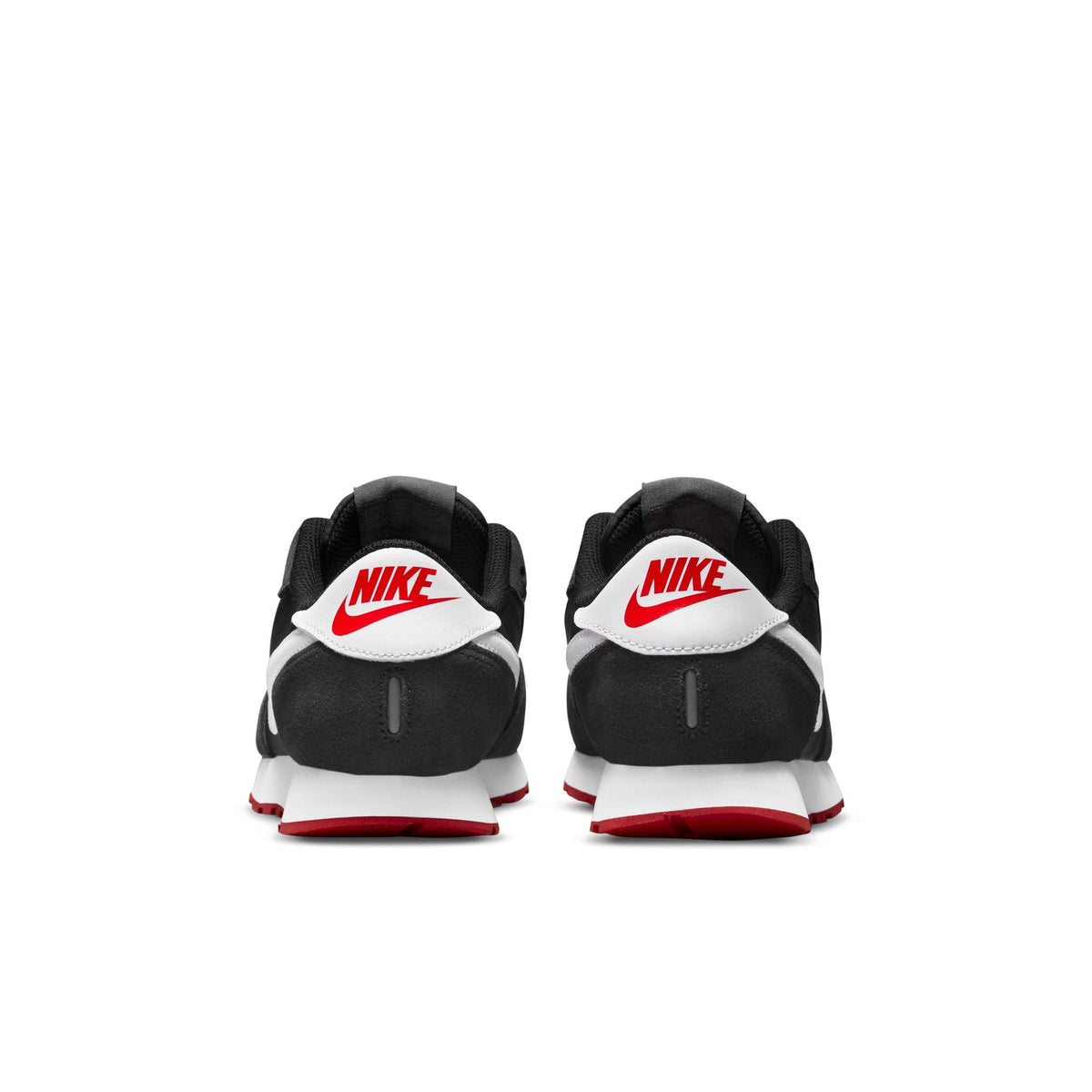 NIKE - סניקרס MD Valiant בצבע שחור ואדום - MASHBIR//365
