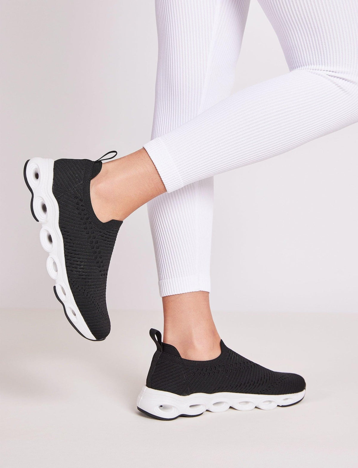 SEVENTYNINE - סניקרס מלבורן לנשים בצבע שחור - MASHBIR//365