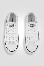 CONVERSE - סניקרס נמוכות לנשים CHUCK TAYLOR ALL STAR CRUSHED HEEL בצבע לבן - MASHBIR//365