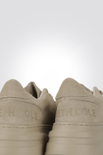 KENNETH COLE - סניקרס נשים זמש פלטפורמה - MASHBIR//365