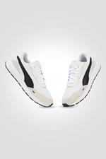 PUMA - סניקרס Runtamed Plus לגבר בצבע לבן - MASHBIR//365