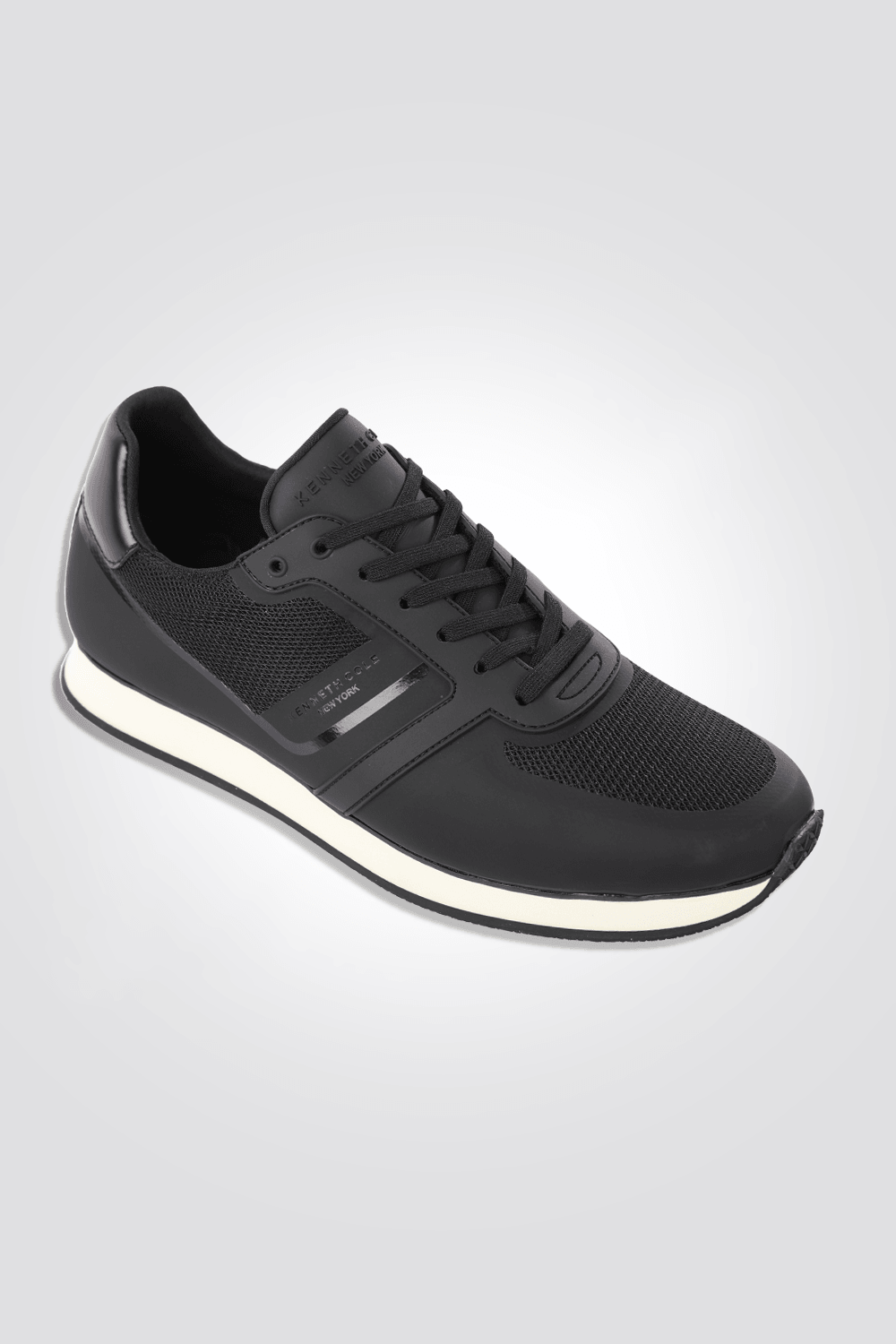 KENNETH COLE - סניקרס STRIPED TRAINER בצבע שחור - MASHBIR//365