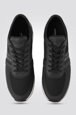 KENNETH COLE - סניקרס STRIPED TRAINER בצבע שחור - MASHBIR//365