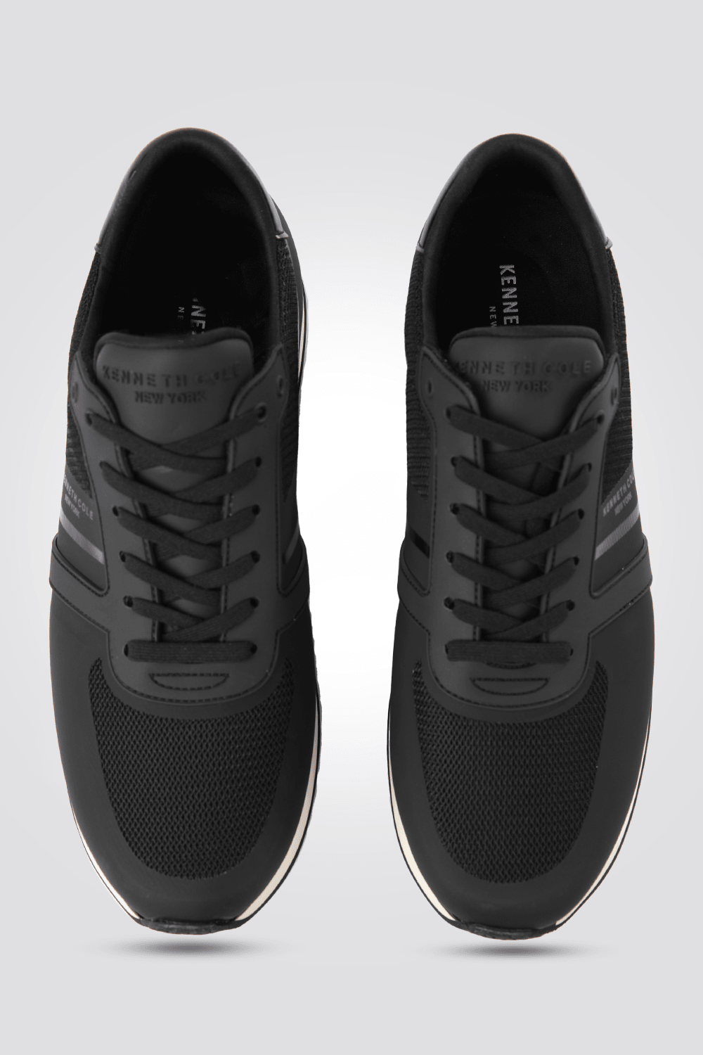 KENNETH COLE - סניקרס STRIPED TRAINER בצבע שחור - MASHBIR//365