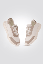 KENNETH COLE - סניקרס SUEDE TRAINER בצבע לבן ואפור - MASHBIR//365