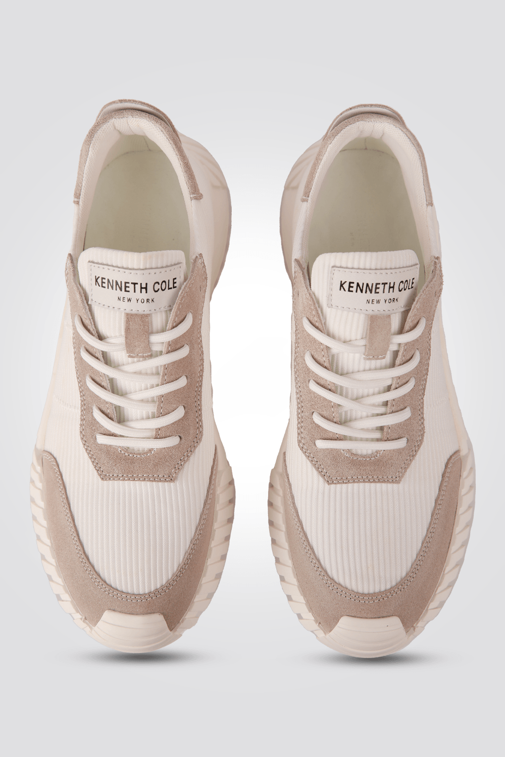 KENNETH COLE - סניקרס SUEDE TRAINER בצבע לבן ואפור - MASHBIR//365