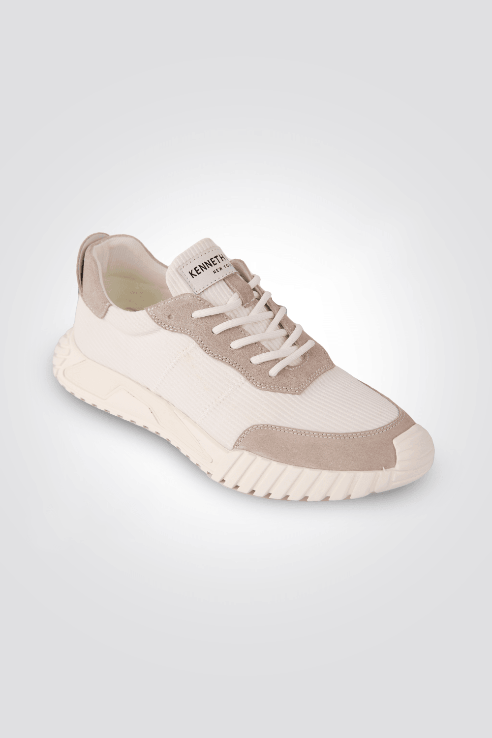 KENNETH COLE - סניקרס SUEDE TRAINER בצבע לבן ואפור - MASHBIR//365