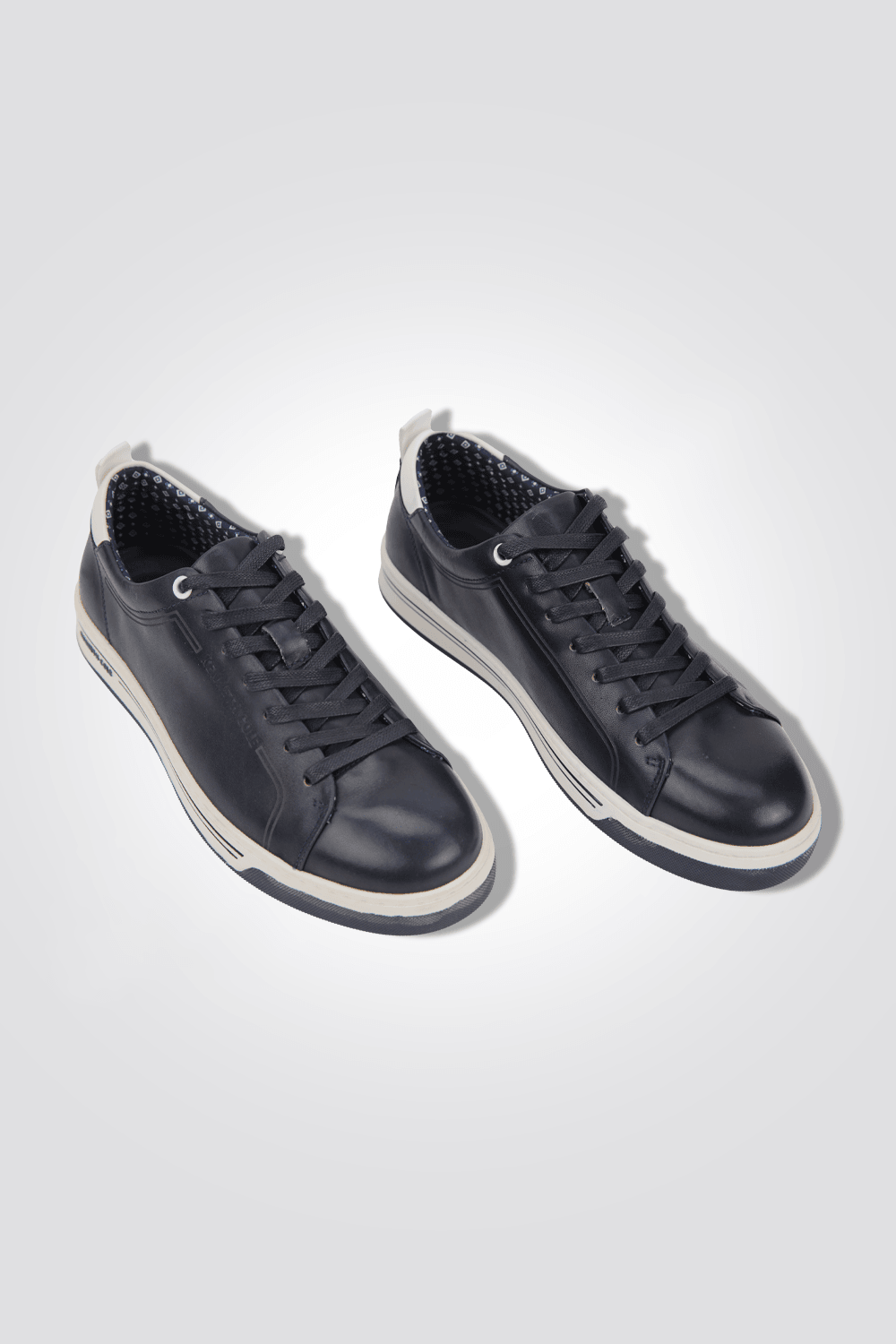 KENNETH COLE - סניקרס עור לגבר בצבע נייבי כהה - MASHBIR//365