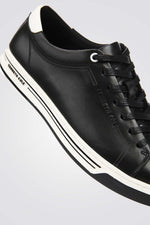 KENNETH COLE - סניקרס עור לגבר בצבע שחור - MASHBIR//365