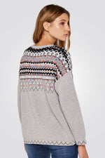 APRICOT - סריג אפור עם עיטורים צבעוניים - MASHBIR//365