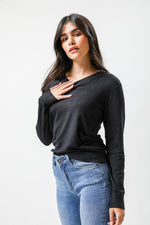 KENNETH COLE - סריג בייסיק בצבע נייבי - MASHBIR//365