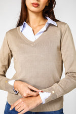 סריג קלאסי עם מפתח וי לנשים בצבע קאמל | קנת קול