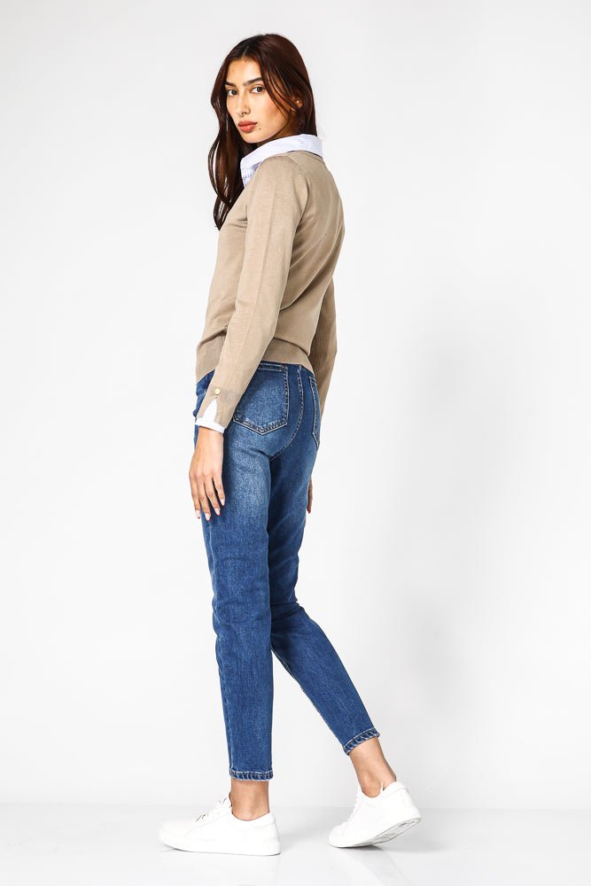 סריג קלאסי עם מפתח וי לנשים בצבע קאמל | קנת קול