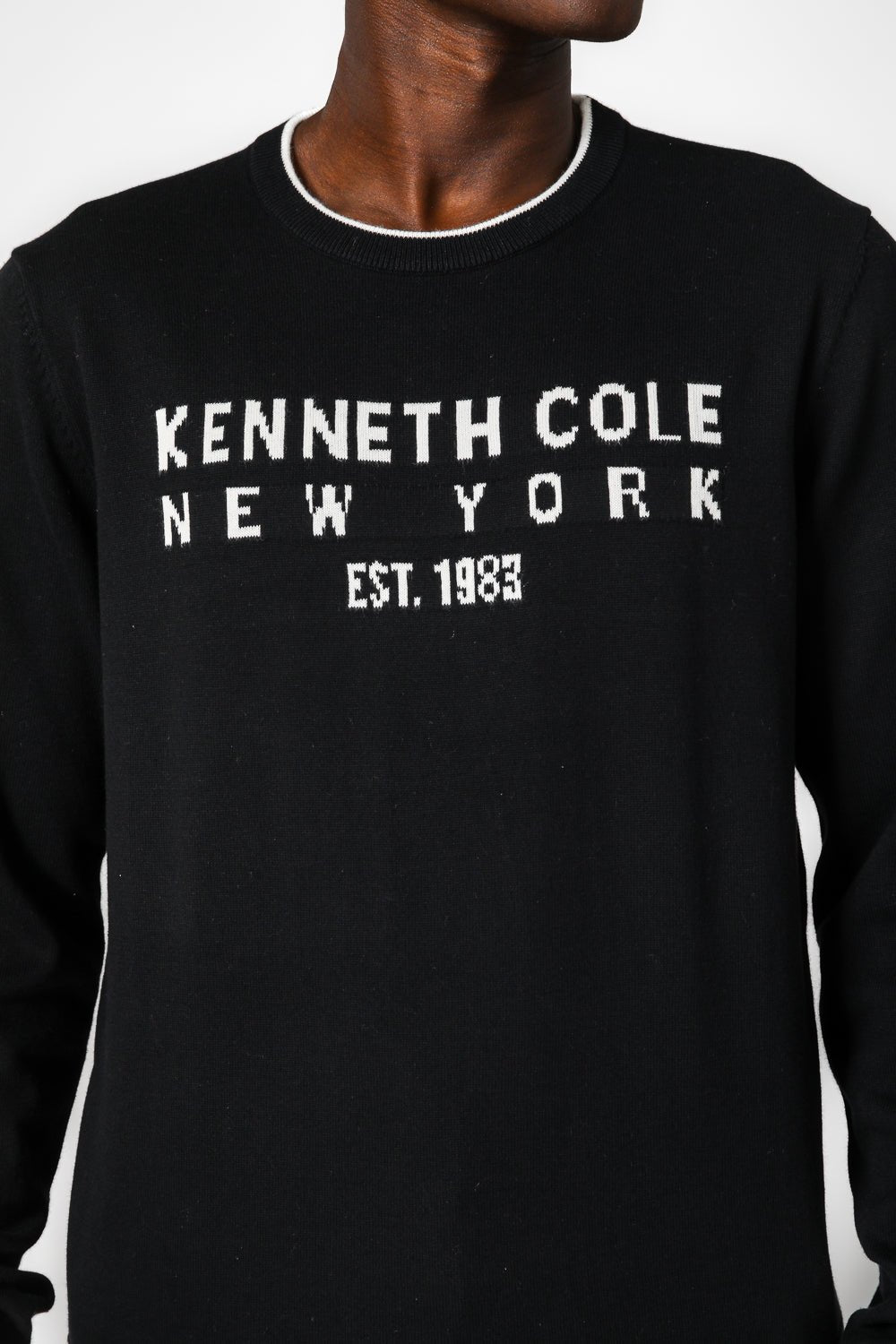 KENNETH COLE - סריג בייסיק צווארון עגול בצבע שחור - MASHBIR//365