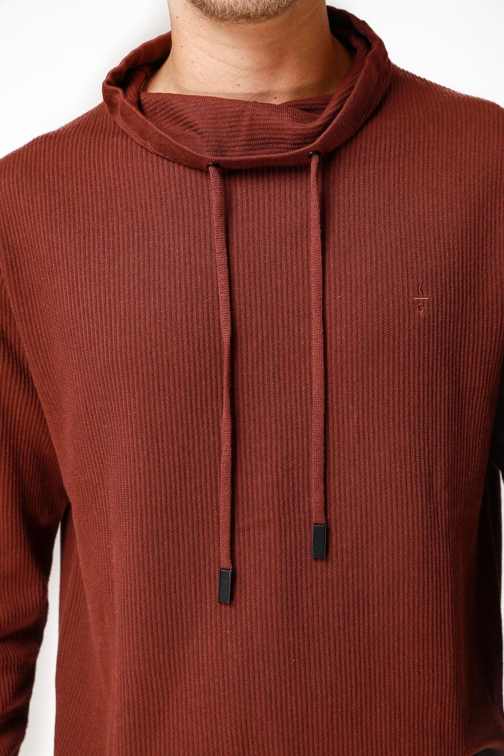 KENNETH COLE - סריג גולף עם שרוך קשירה בצבע אדום - MASHBIR//365