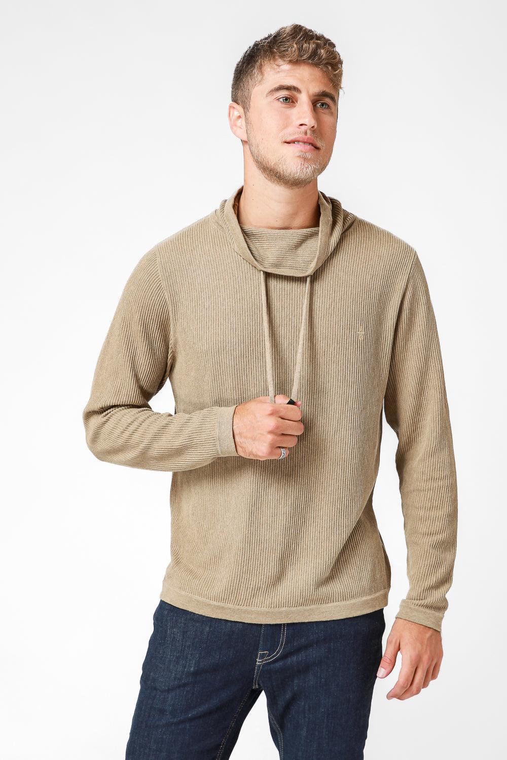 KENNETH COLE - סריג גולף עם שרוך קשירה בצבע חום - MASHBIR//365