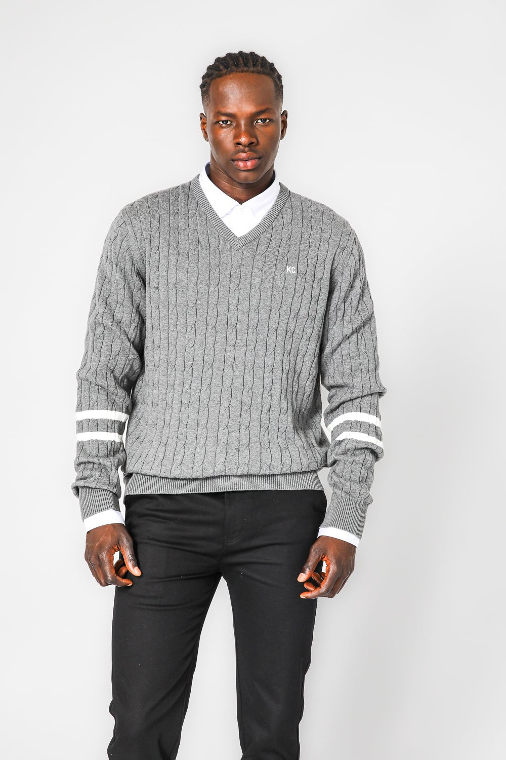 KENNETH COLE - סריג צמות בצבע אפור - MASHBIR//365