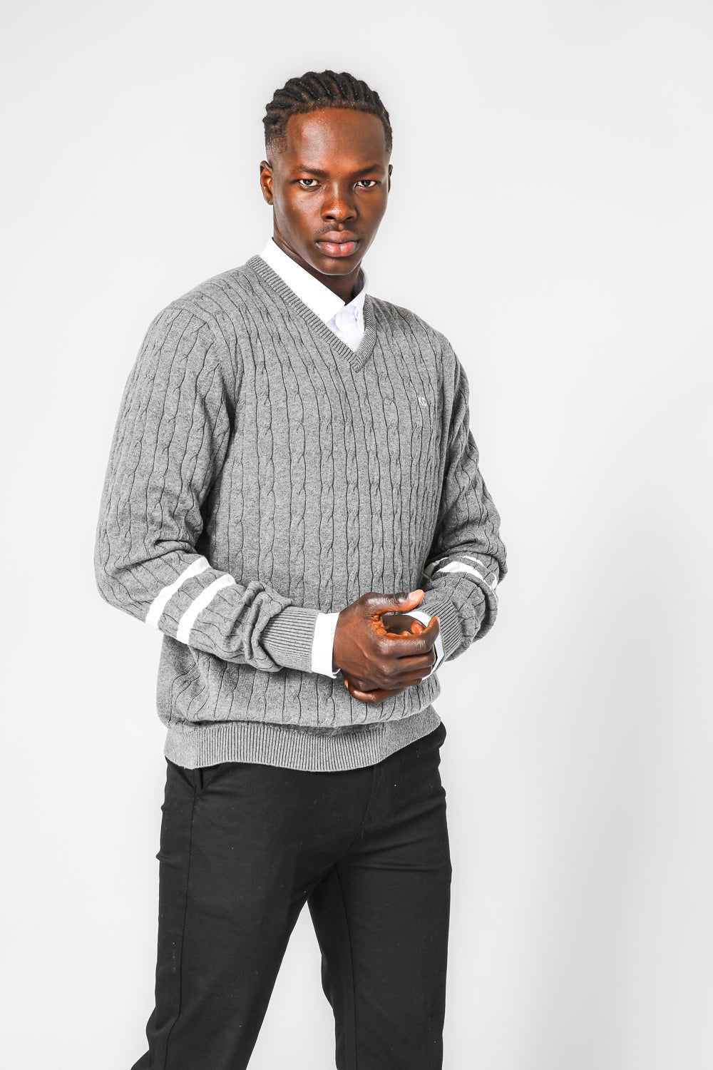 KENNETH COLE - סריג צמות בצבע אפור - MASHBIR//365