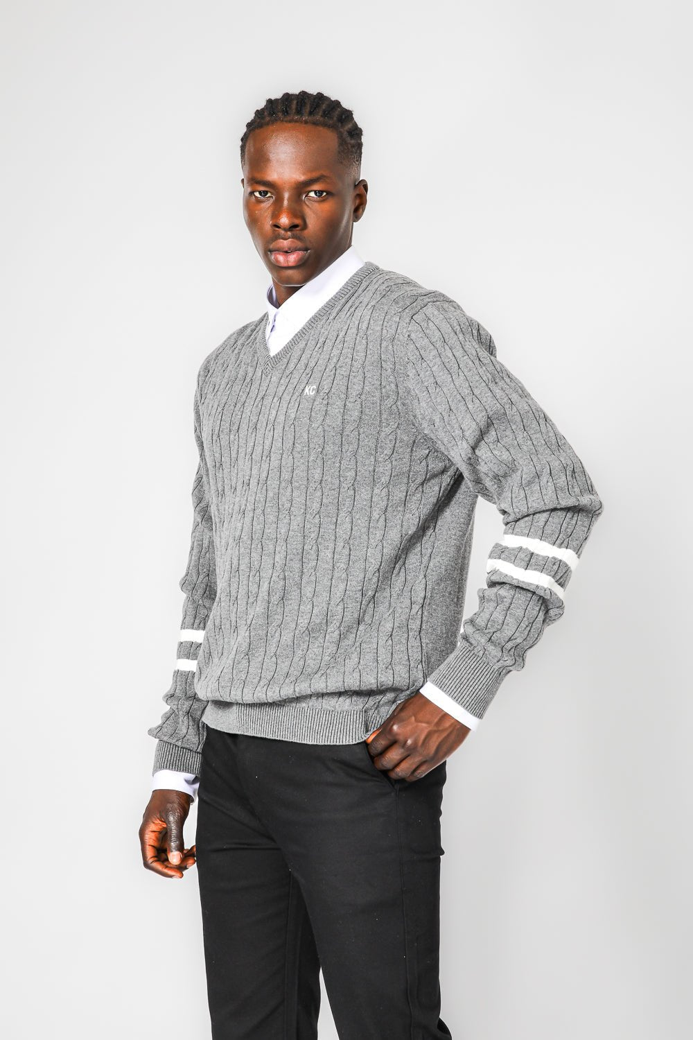 KENNETH COLE - סריג צמות בצבע אפור - MASHBIR//365